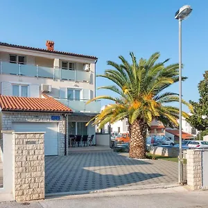 Apartment Summer House, Pula